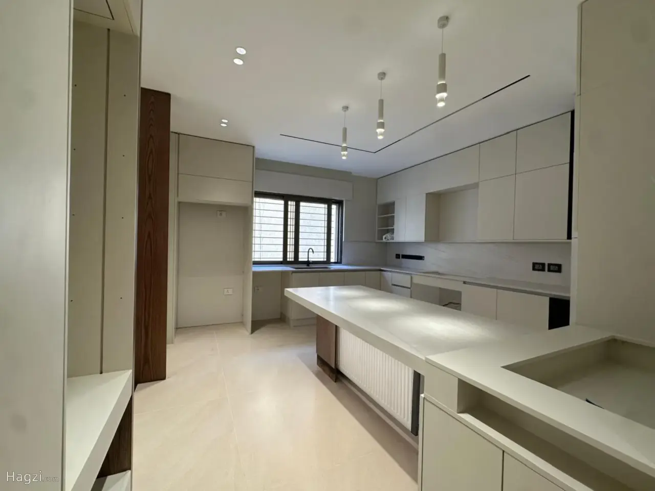 الصورة 2 من 12