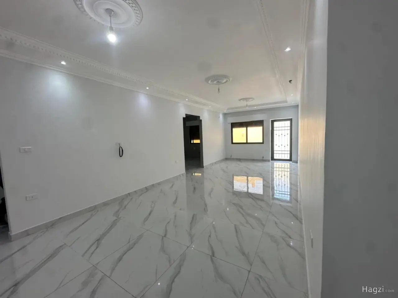 الصورة 2 من 12