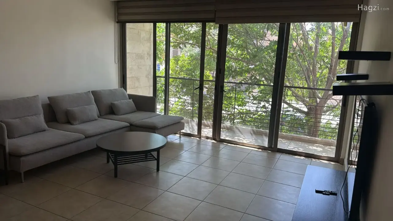 Photograph 9 of 12