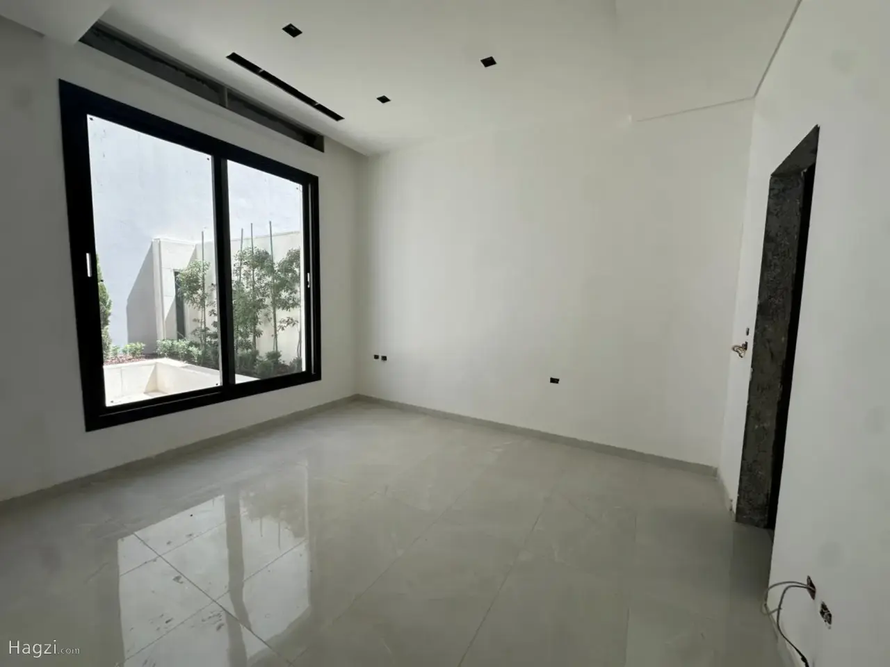 الصورة 9 من 12