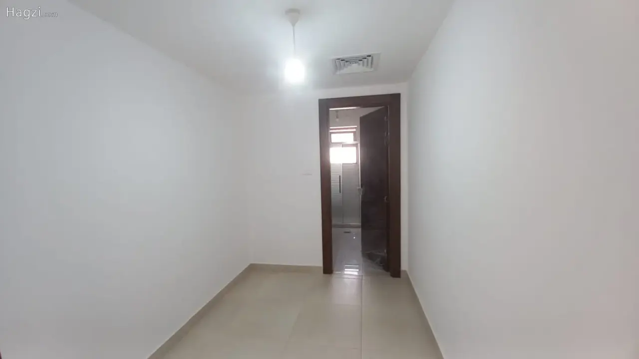 الصورة 11 من 12