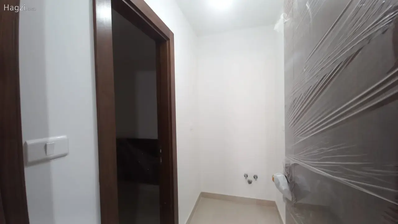 الصورة 4 من 12
