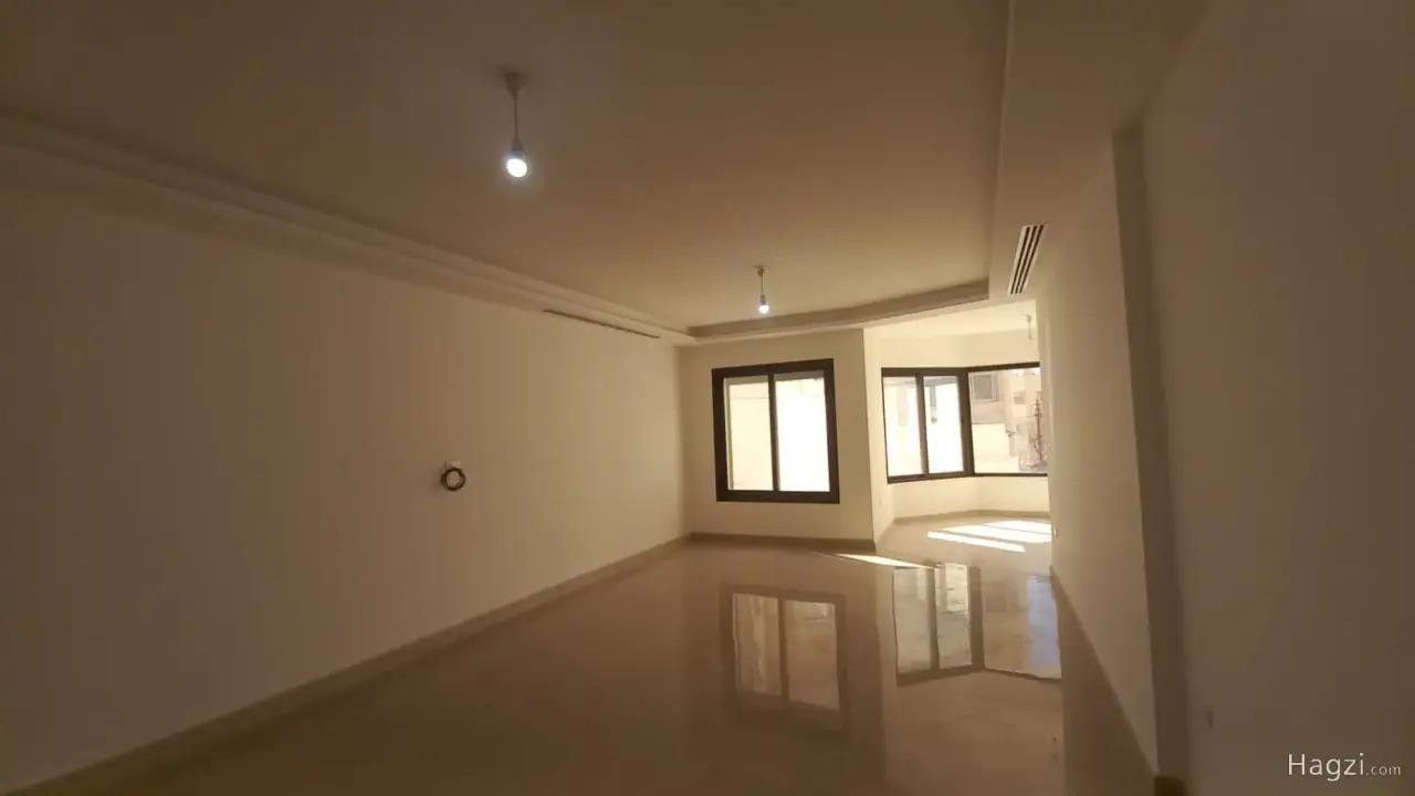 الصورة 2 من 12