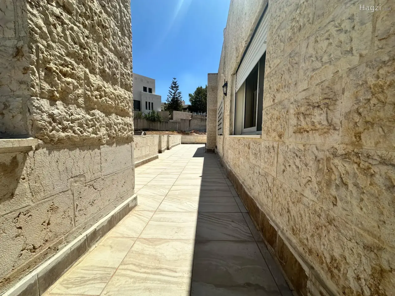 الصورة 10 من 12