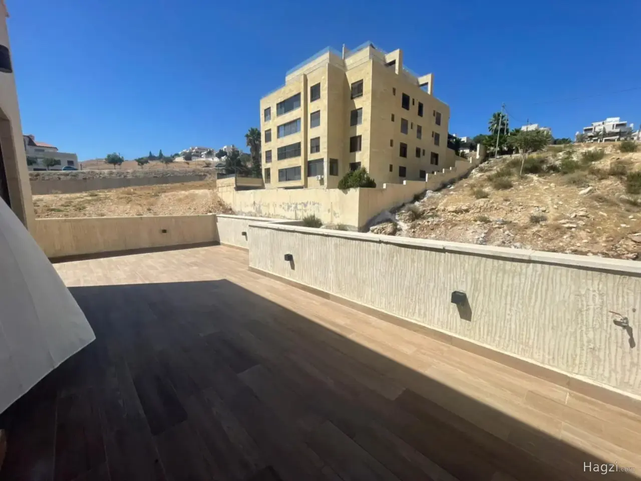 Photograph 3 of 7