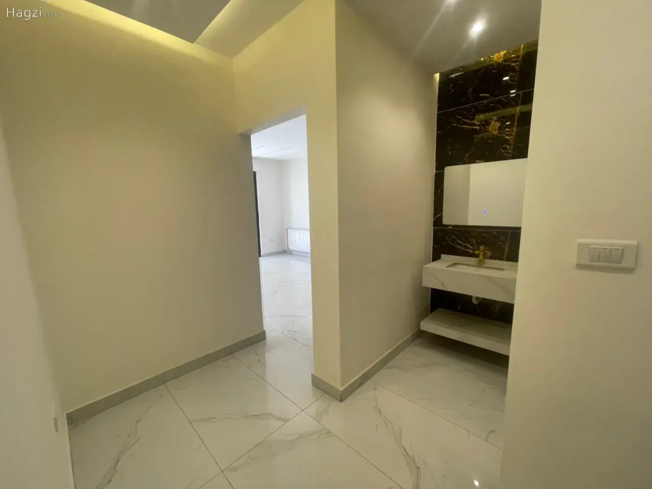 Apartment for sale in Airport Road #2828