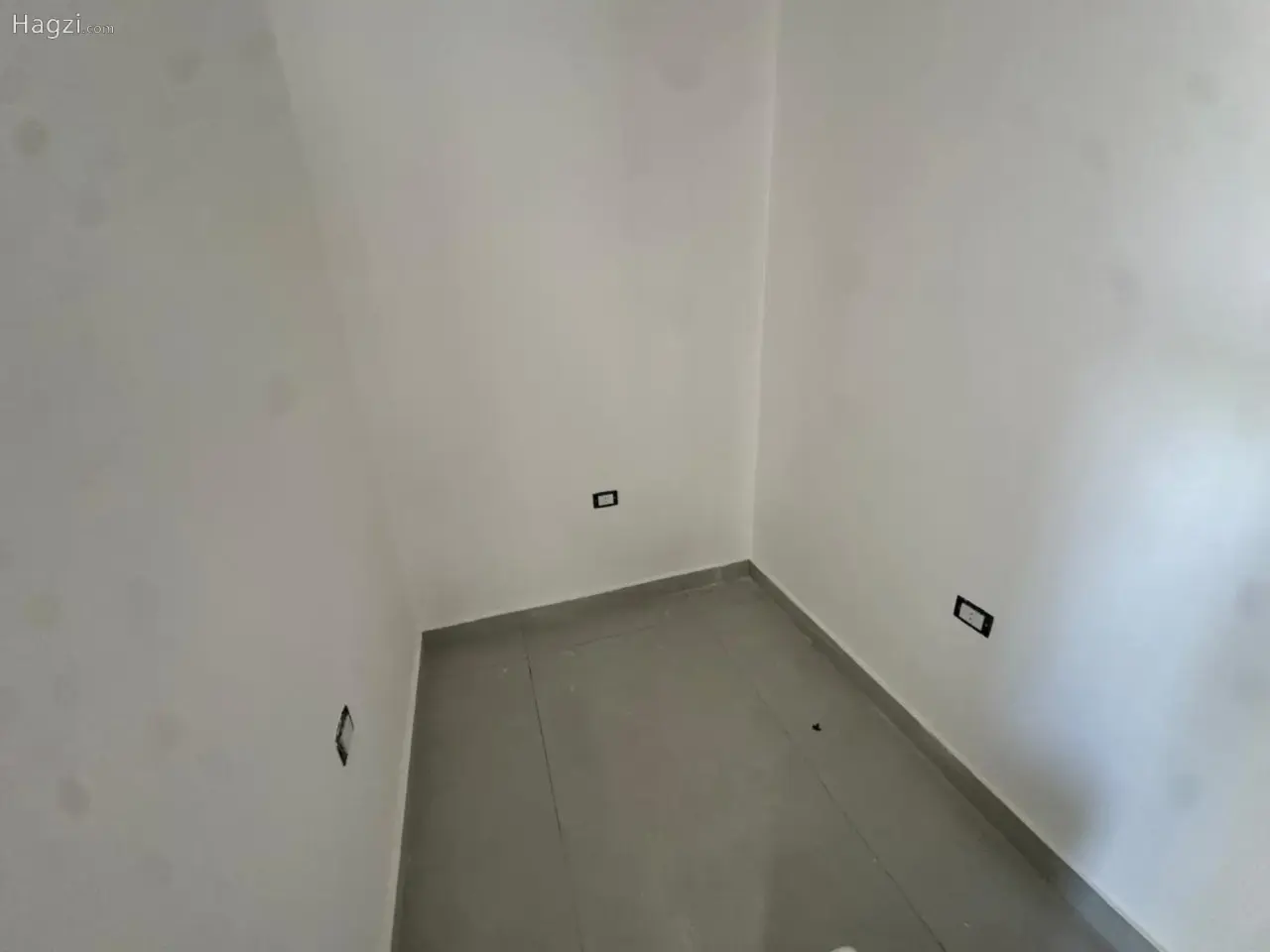Photograph 9 of 12