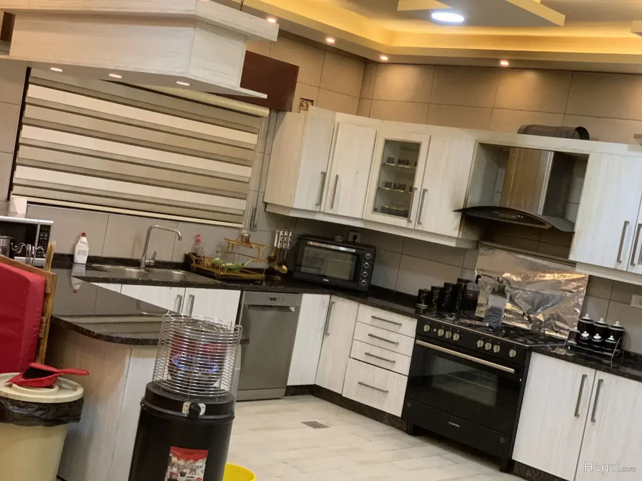الصورة 10 من 12
