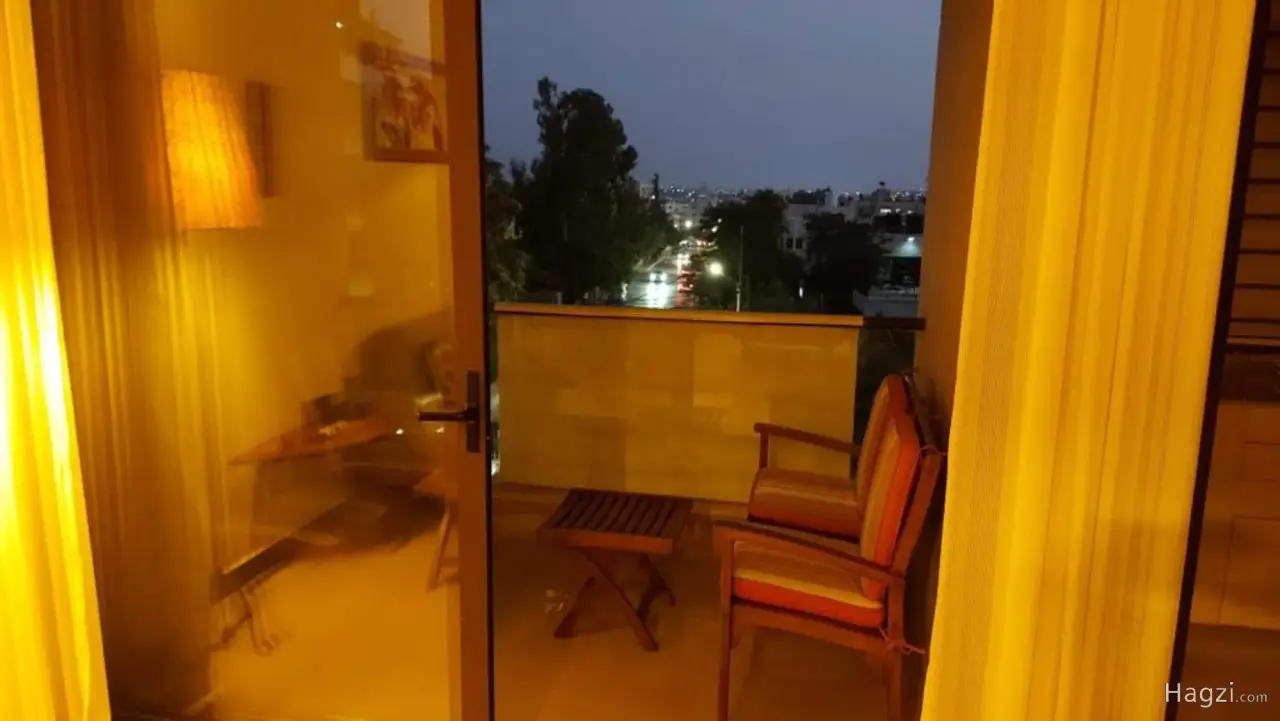 الصورة 4 من 12
