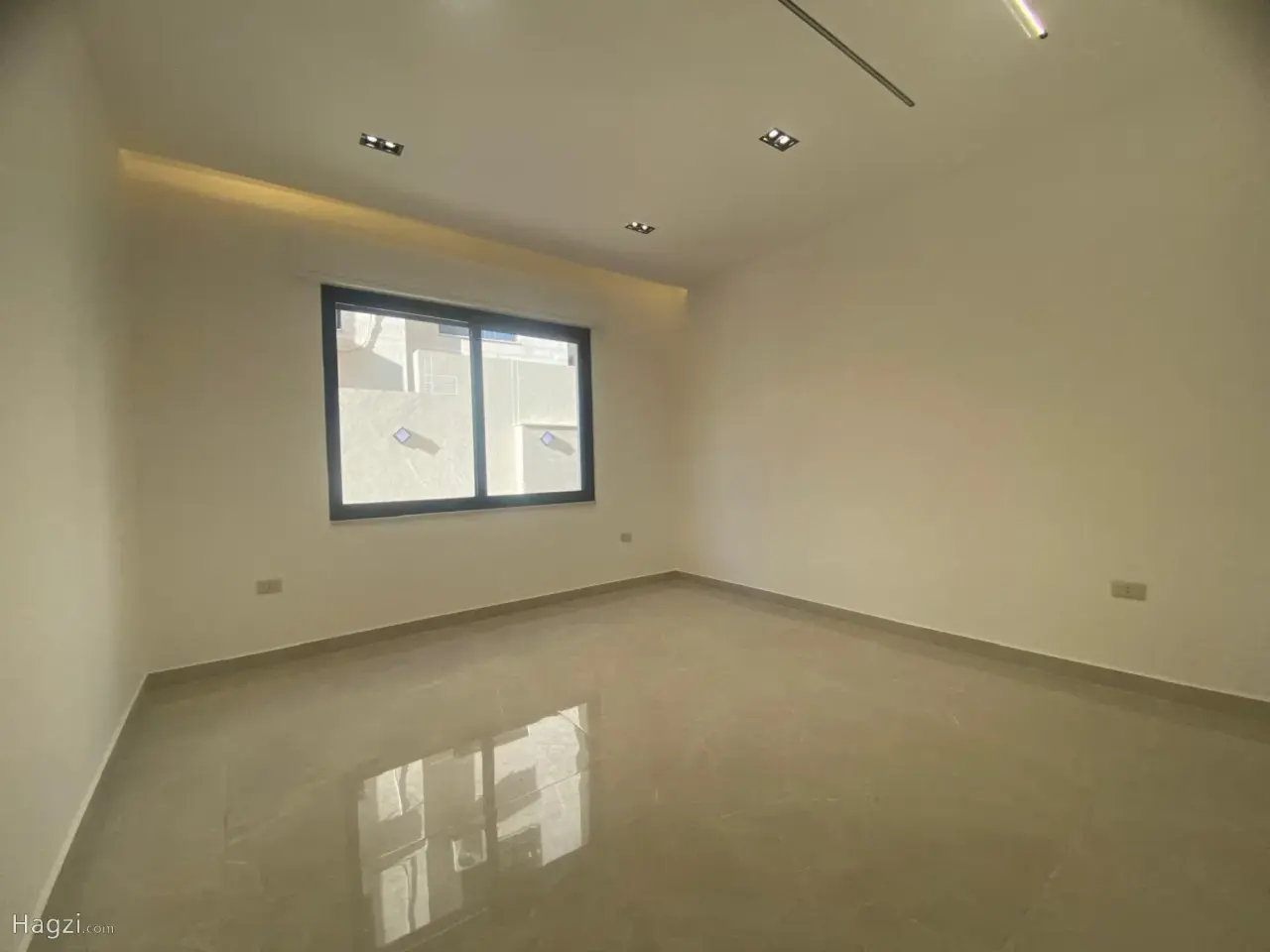 الصورة 12 من 12