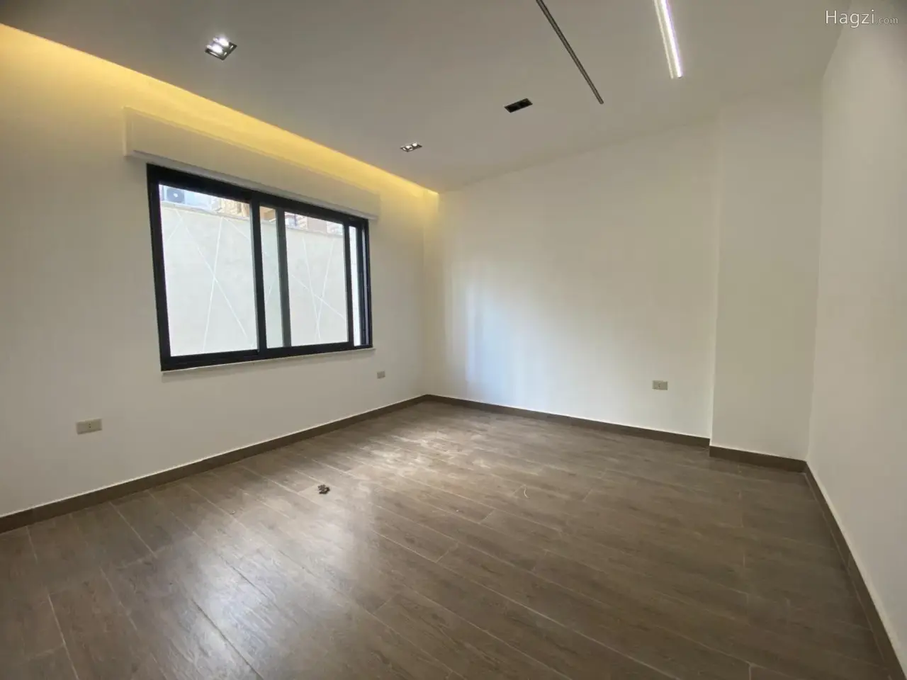 الصورة 10 من 12