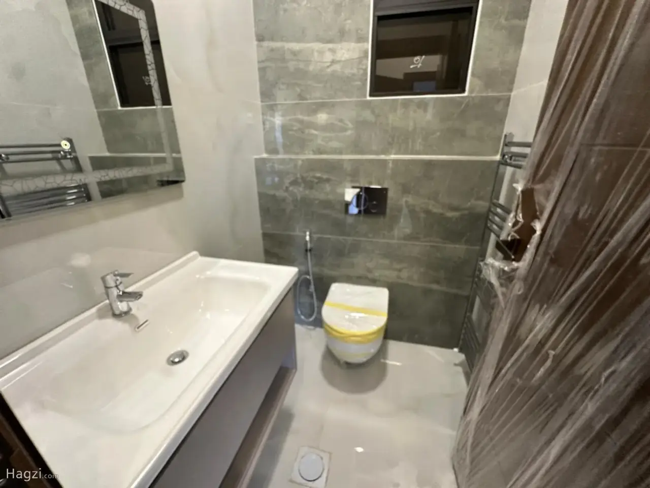 Photograph 3 of 11