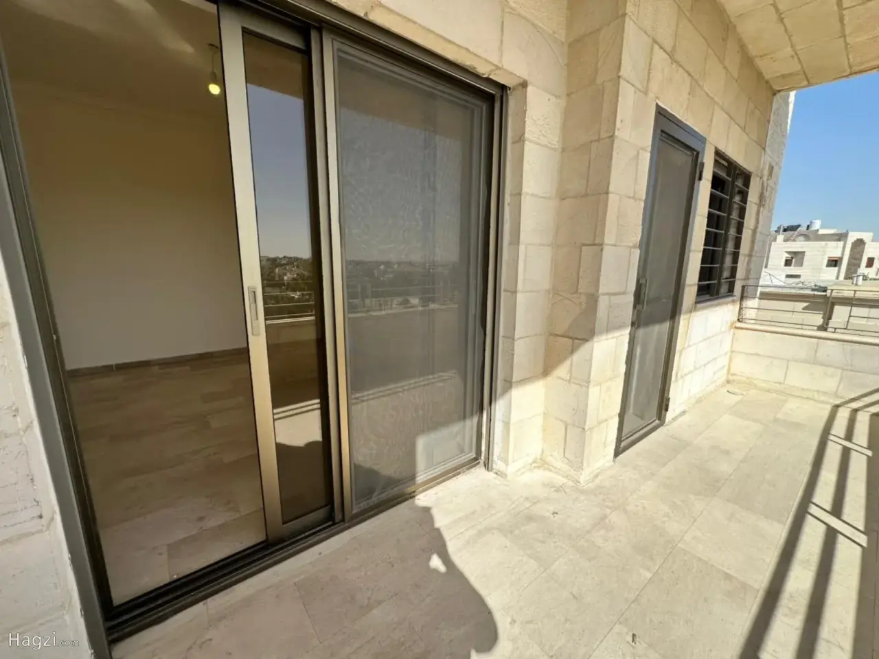 Photograph 11 of 12