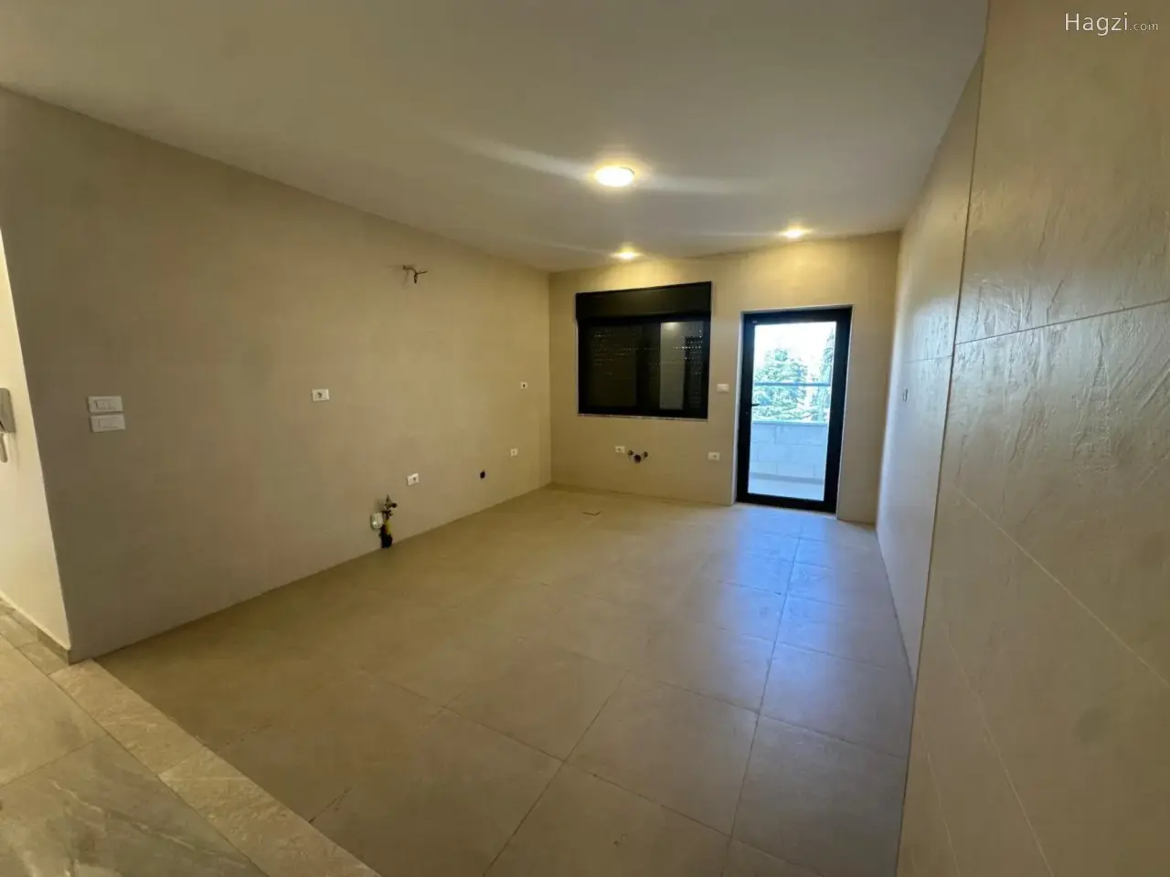 Duplex apartment (last floor & roof) for sale in Dahyet Al Nakheel #4470