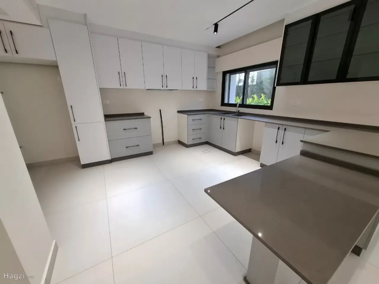 Unfurnished apartment to Rent #1914