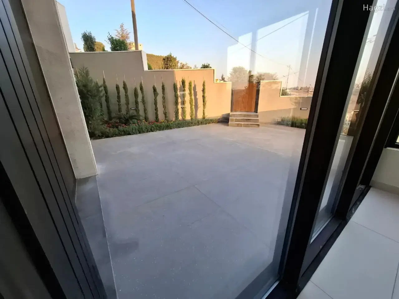 الصورة 2 من 12
