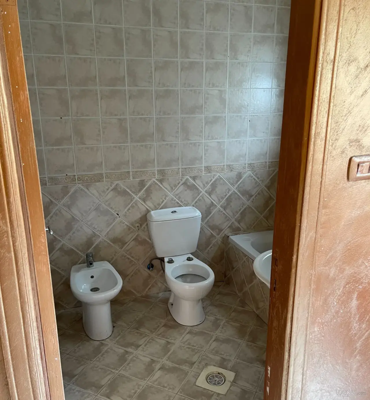 Photograph 6 of 6
