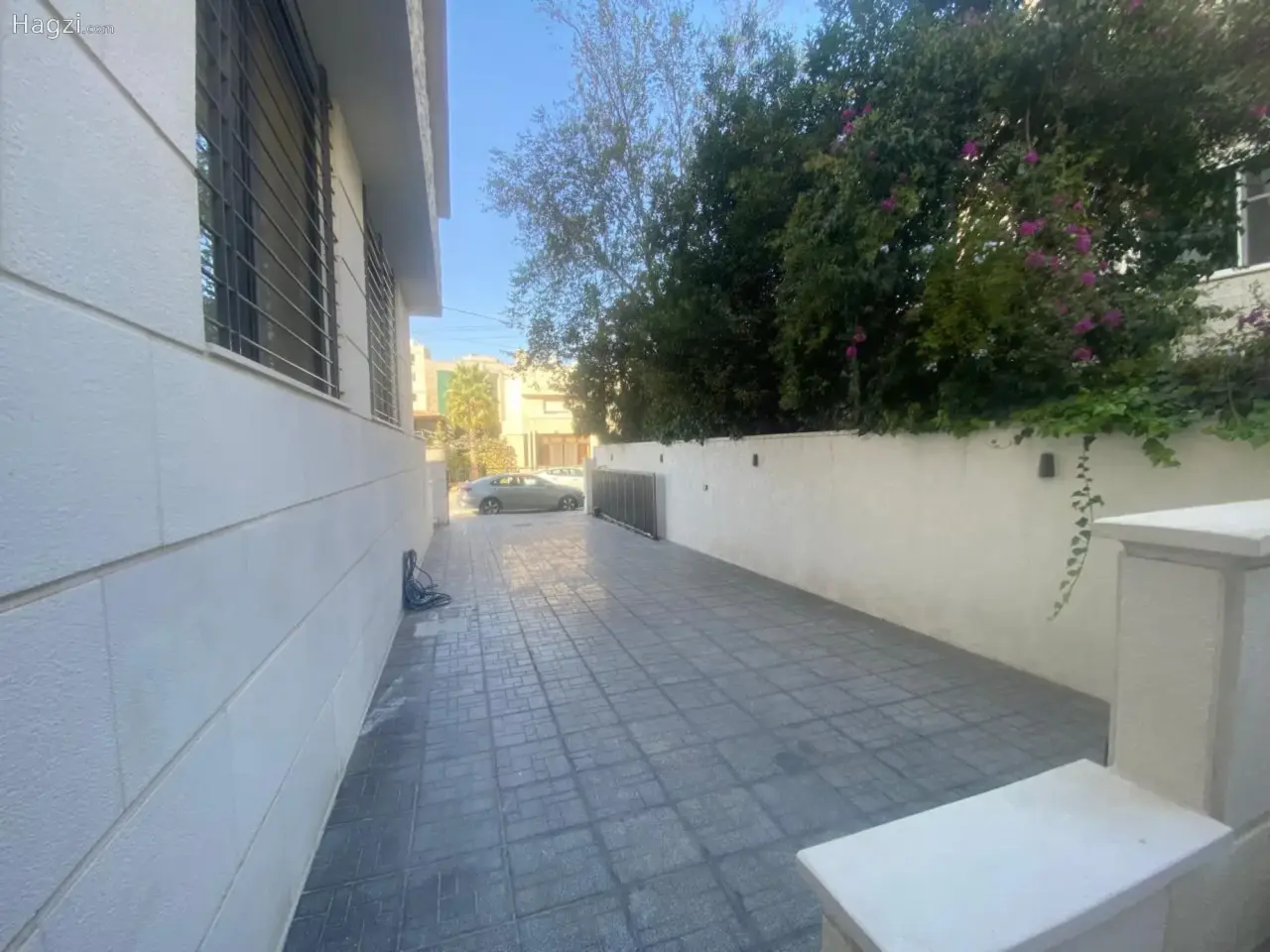 Photograph 2 of 12