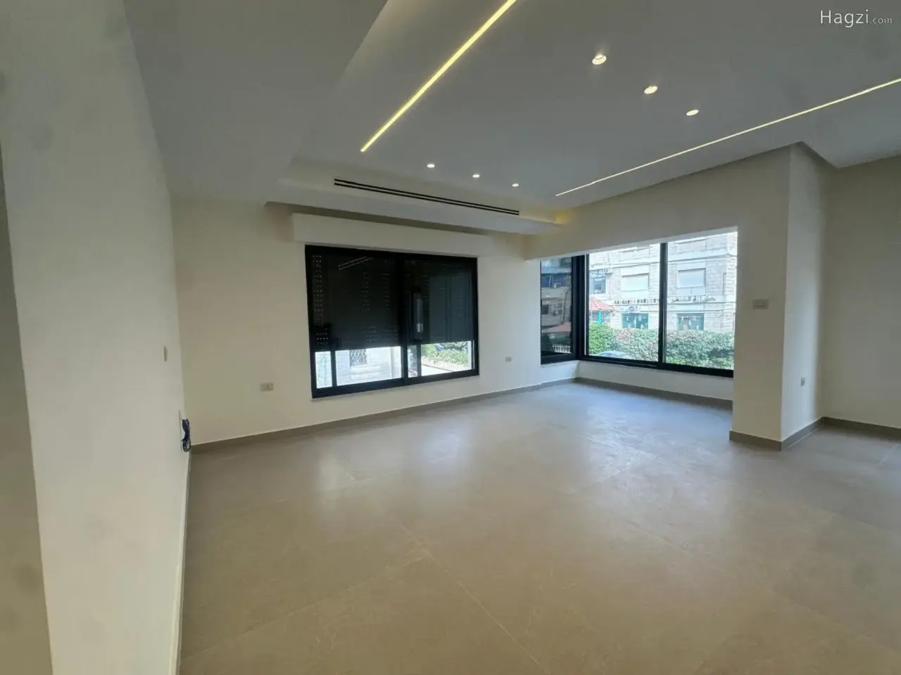 Unfurnished apartment for rent in Um Uthaina #1886