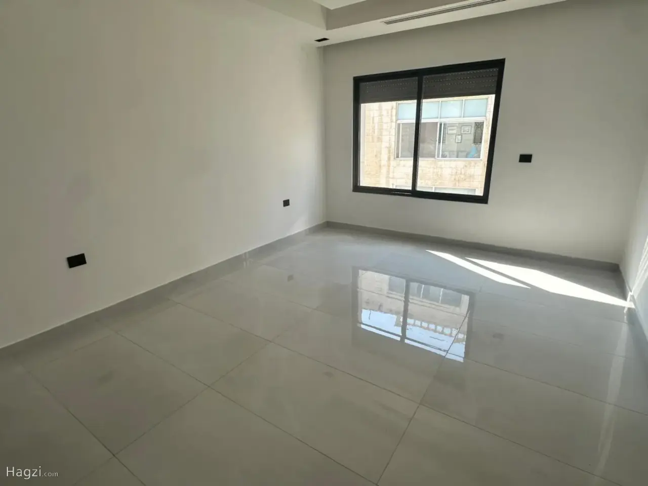 الصورة 10 من 12