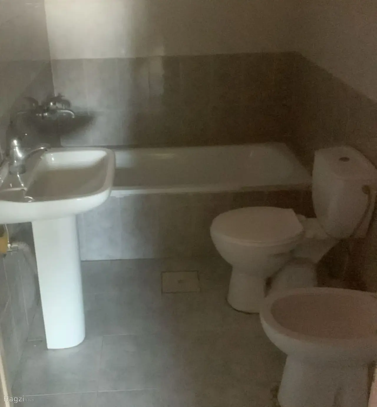 Photograph 4 of 12