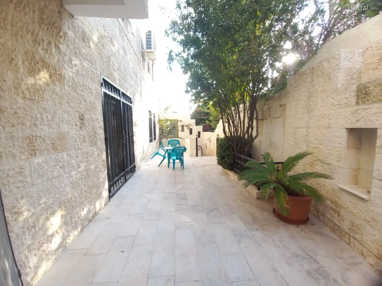 الصورة 2 من 12