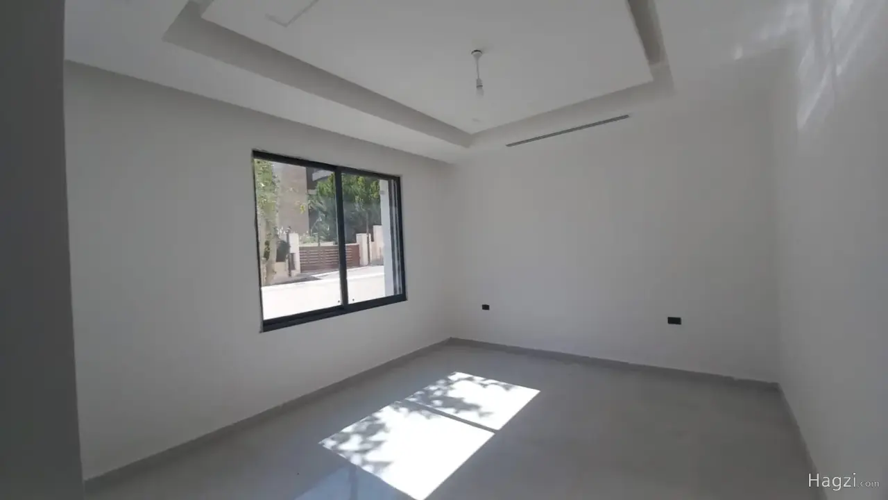 الصورة 2 من 12