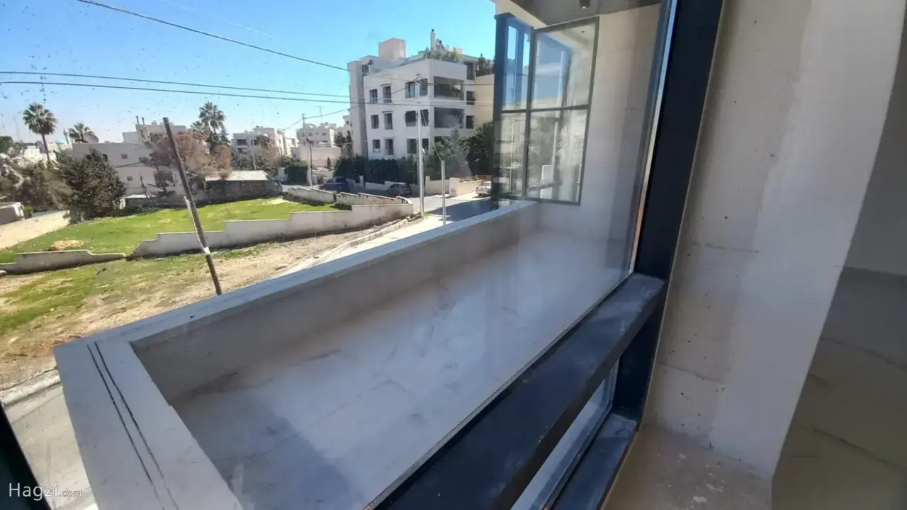 الصورة 4 من 12