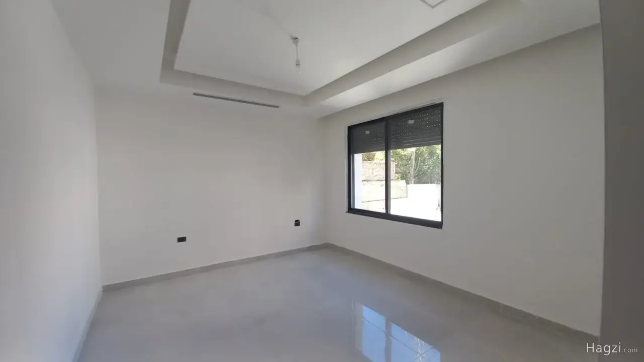 الصورة 10 من 12