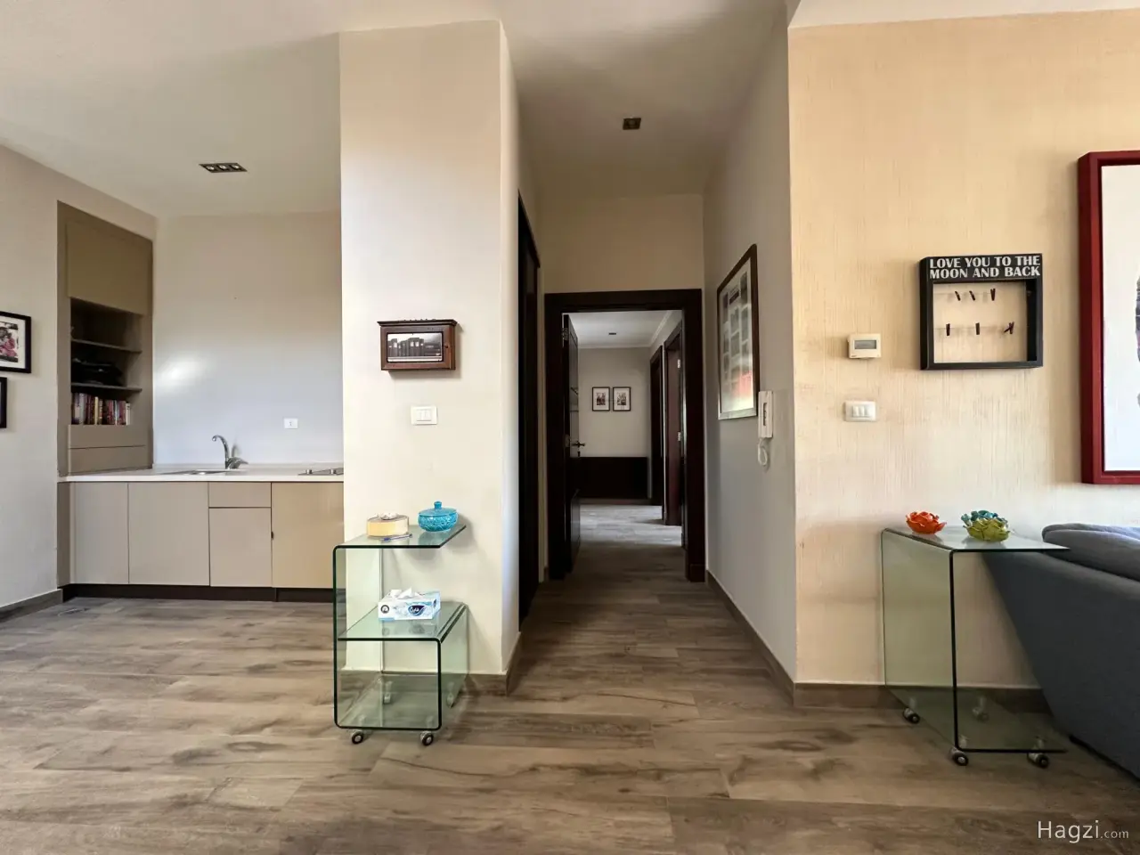Photograph 8 of 12