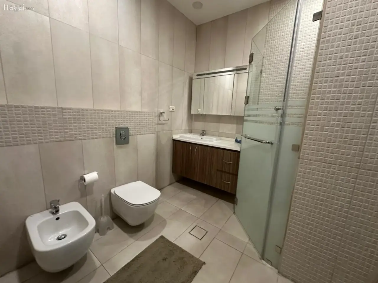 Photograph 2 of 12