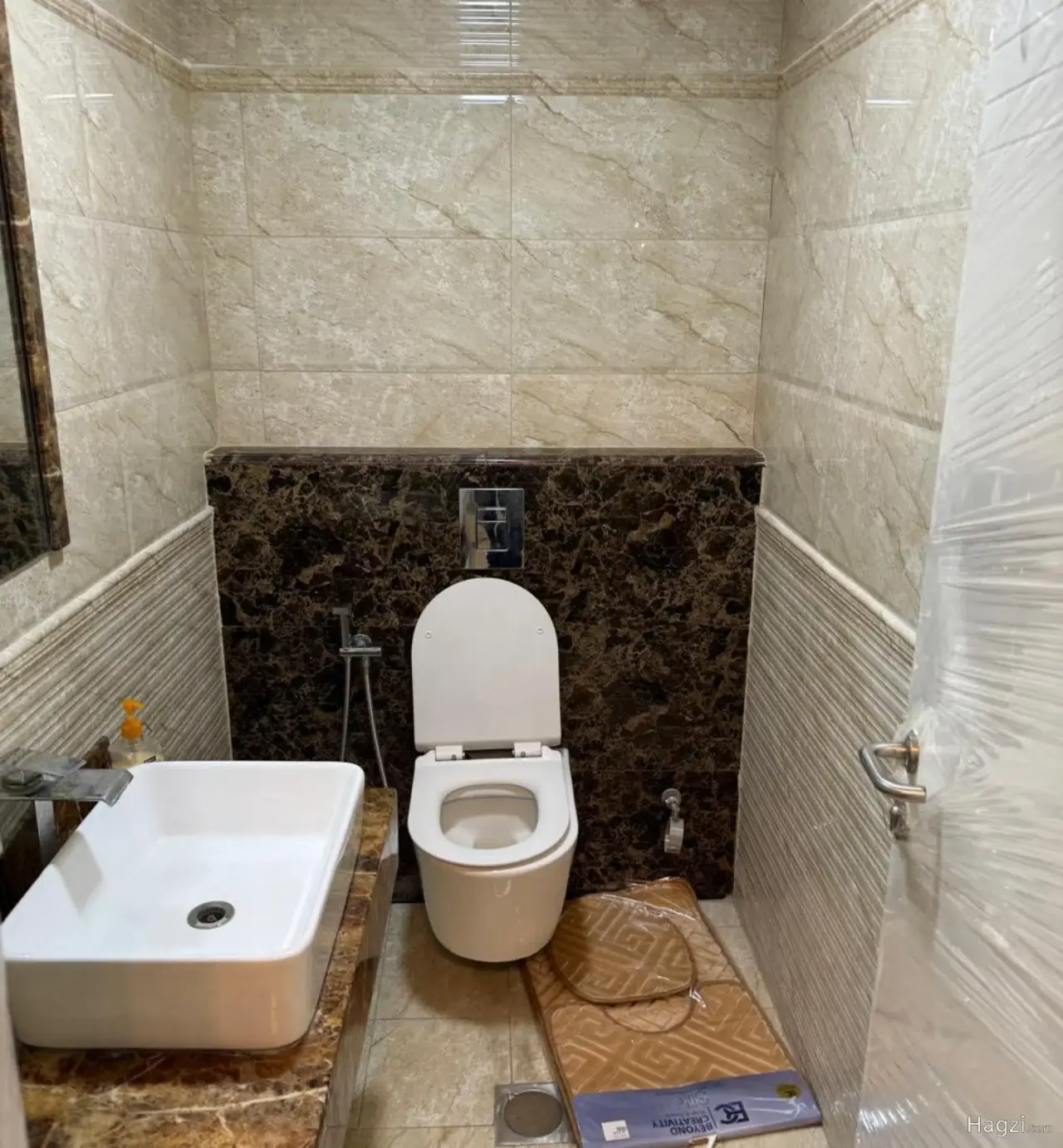 Photograph 2 of 12
