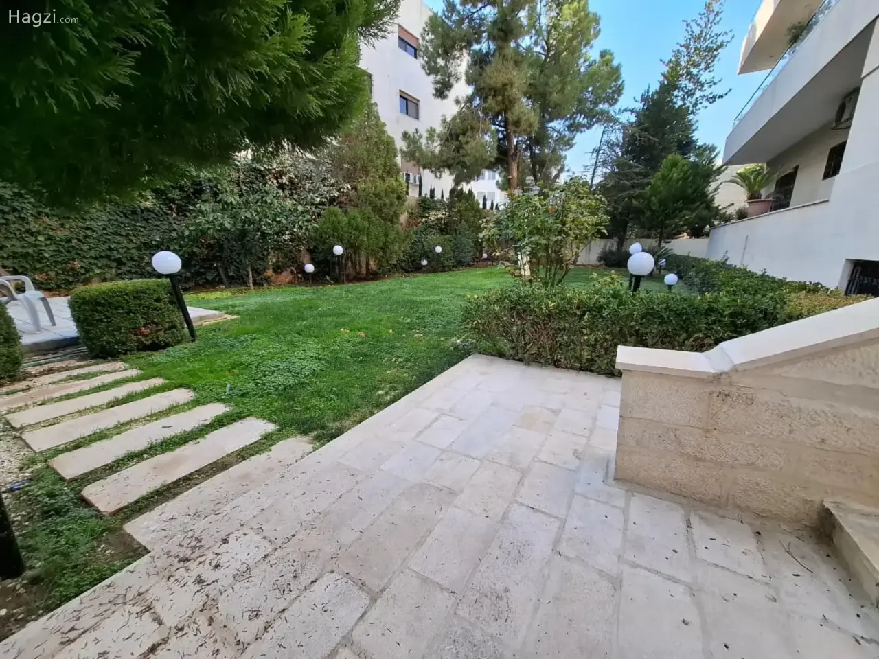 Photograph 9 of 12
