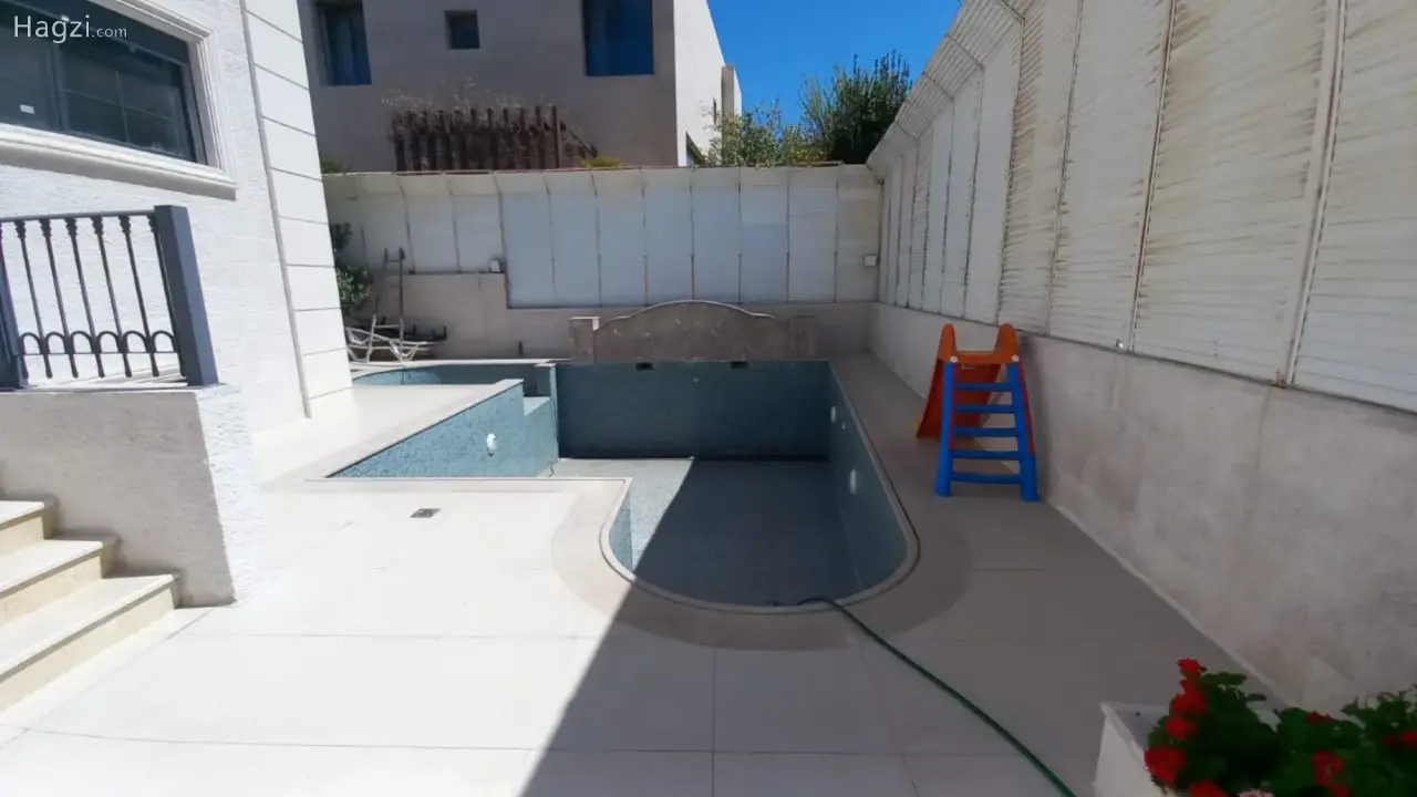 الصورة 4 من 12