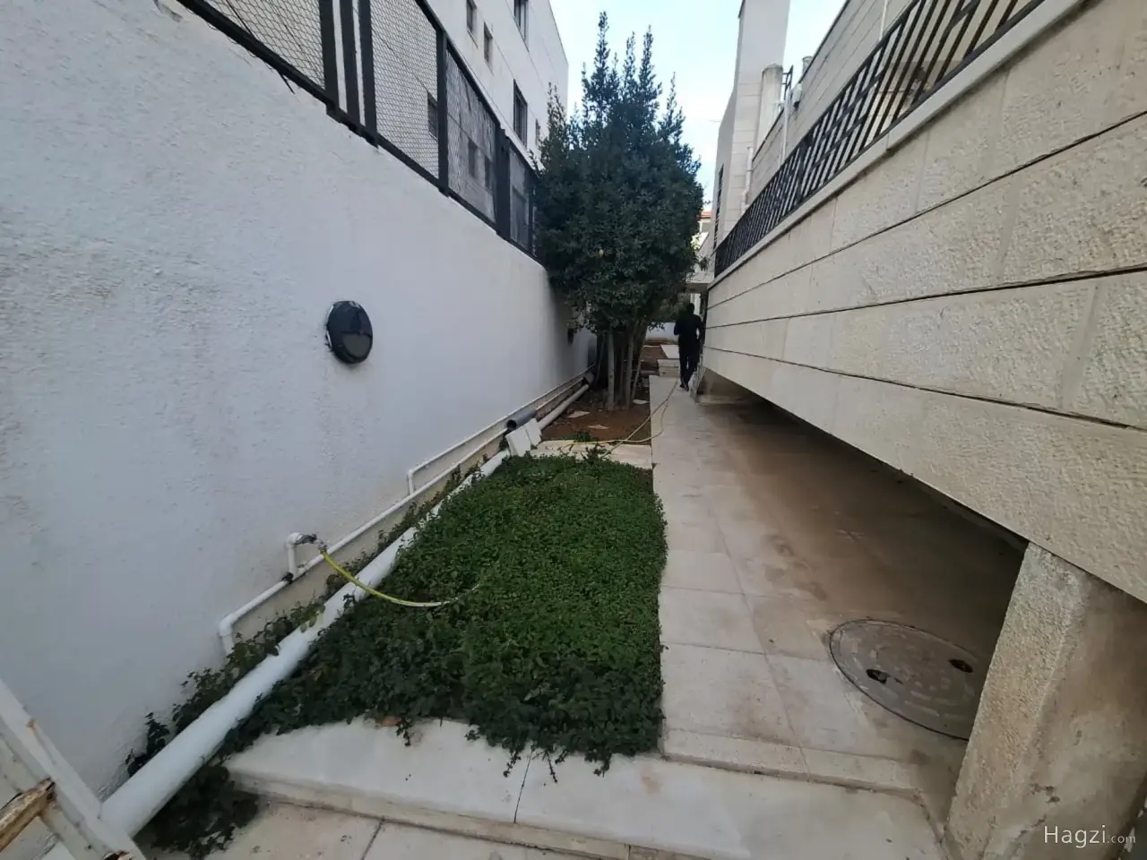 Photograph 6 of 12