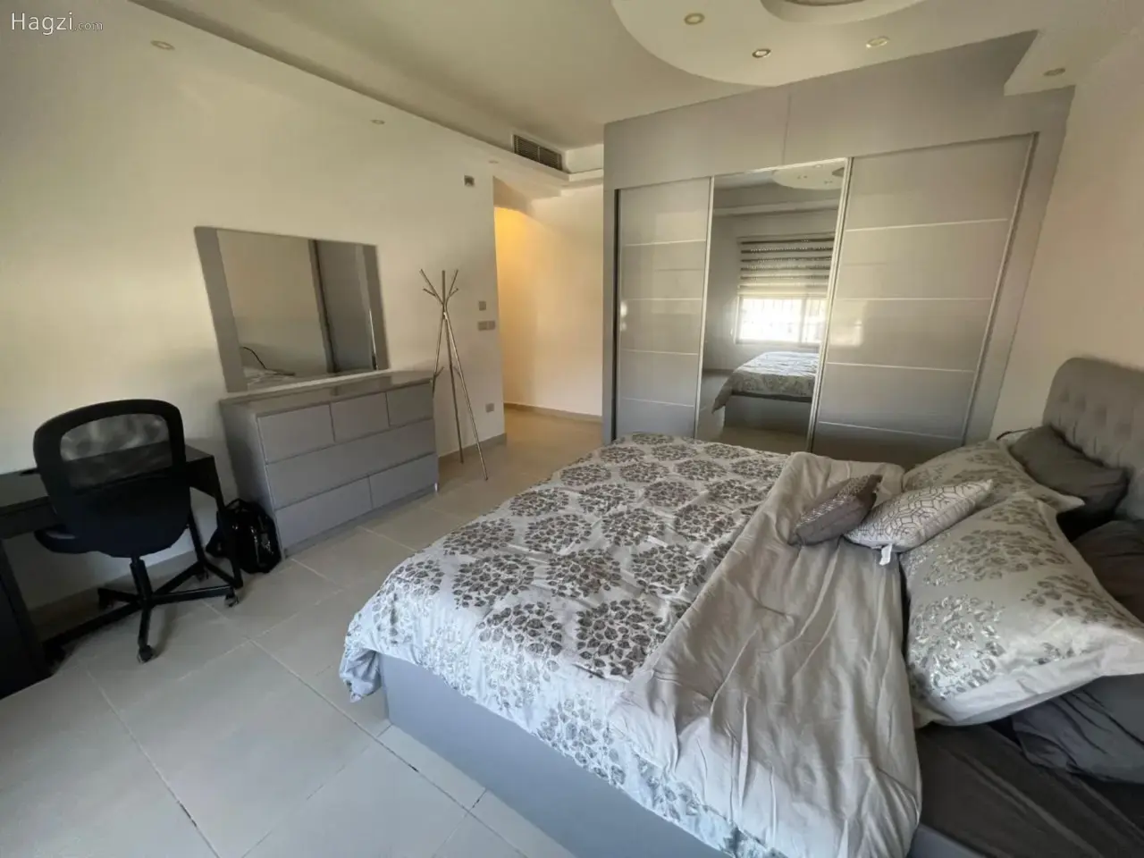 Three bedroom apartment for rent #884