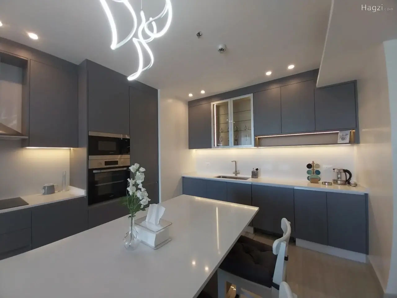 Photograph 3 of 12