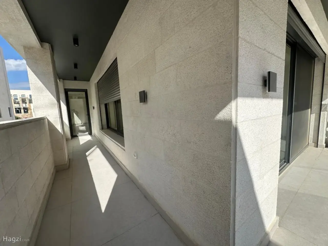 Photograph 2 of 12