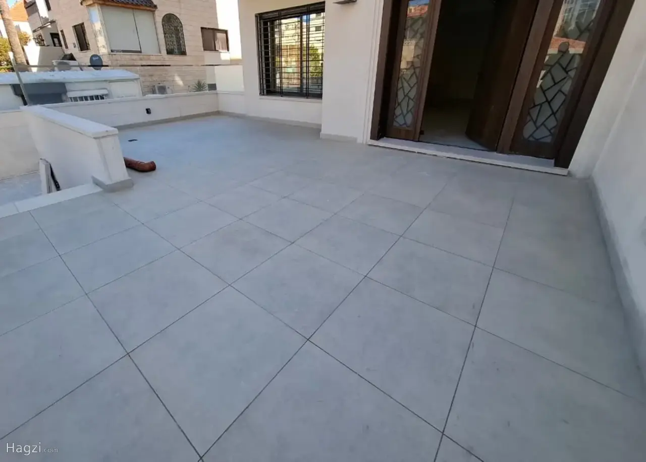 Unfurnished apartment to Rent #664