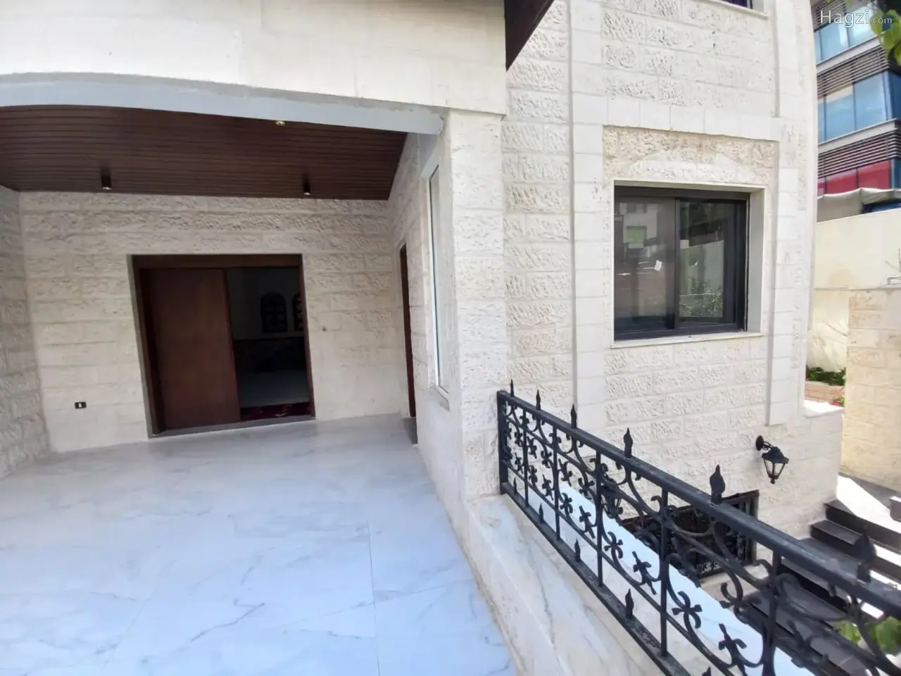 attached villa for rent in Abdoun #502