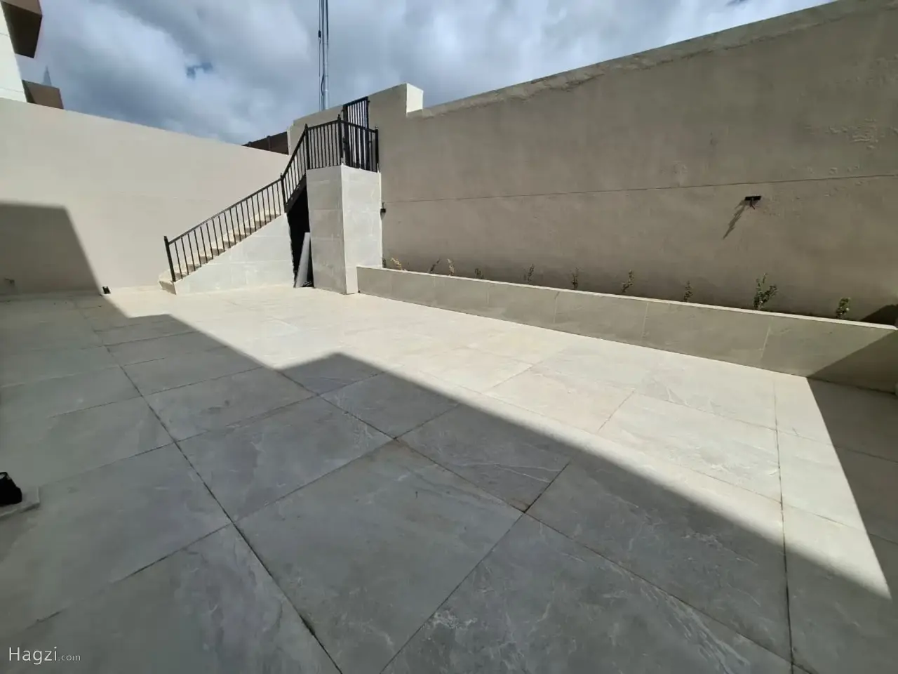 Photograph 2 of 12
