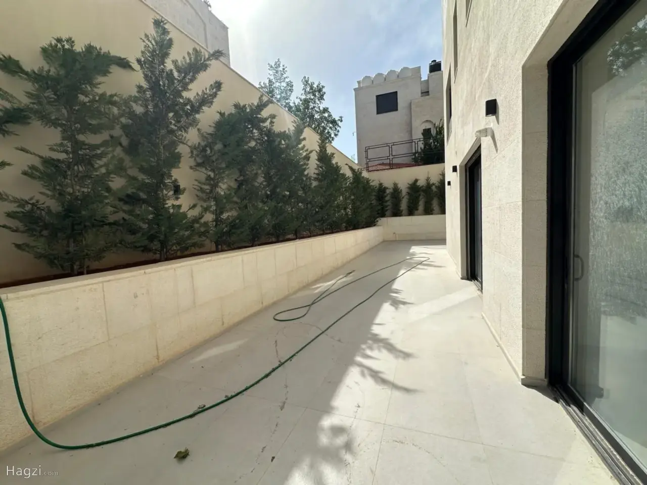 Photograph 2 of 12