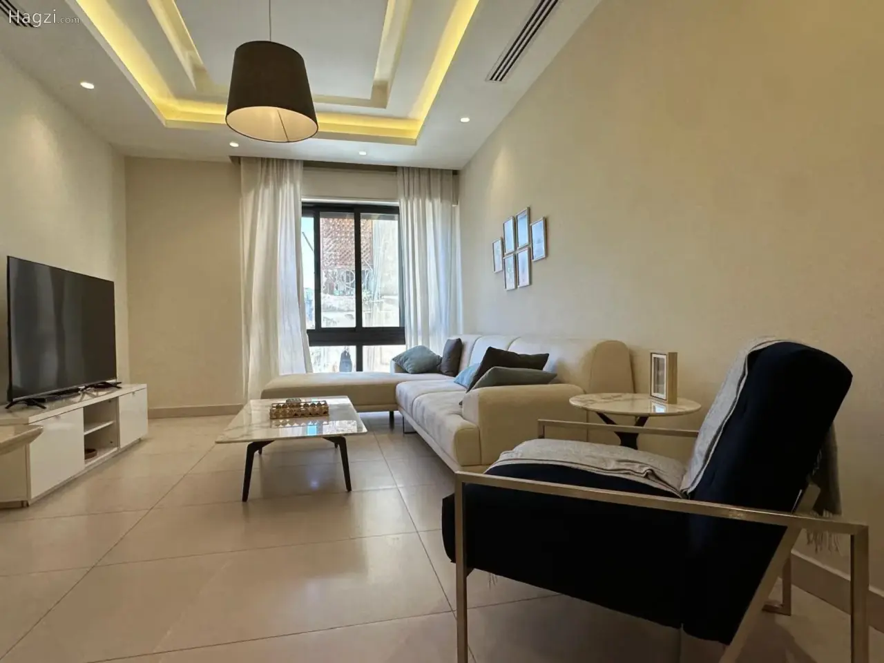 Photograph 2 of 9