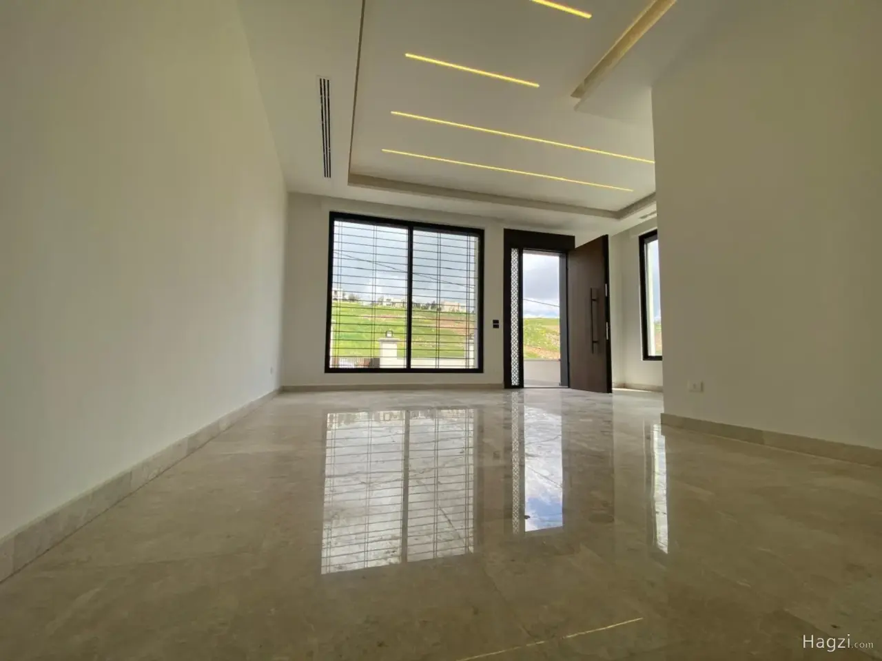 Unfurnished 4 Master Bedrooms for Rent in Abdoun #390