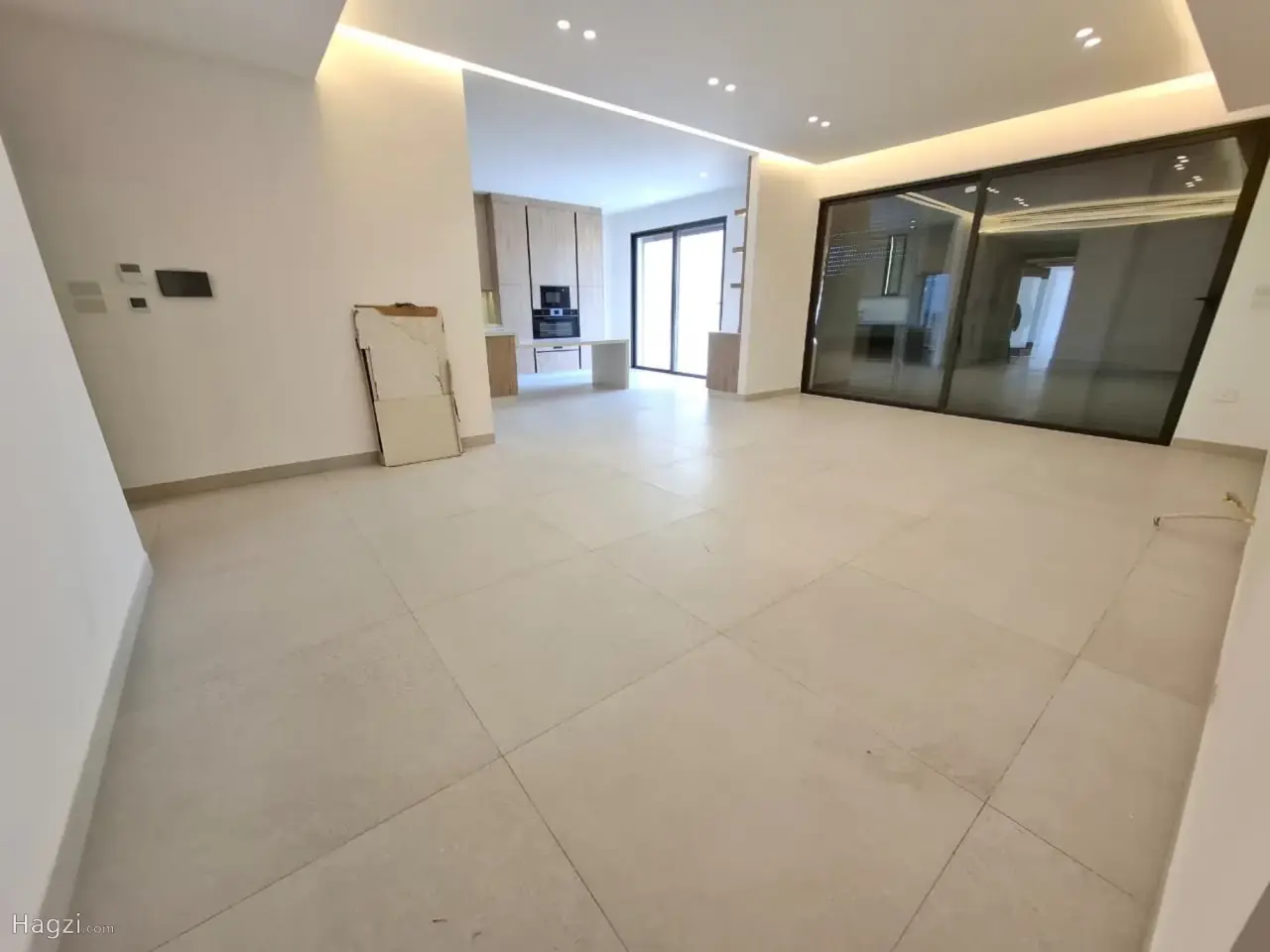 Photograph 11 of 12