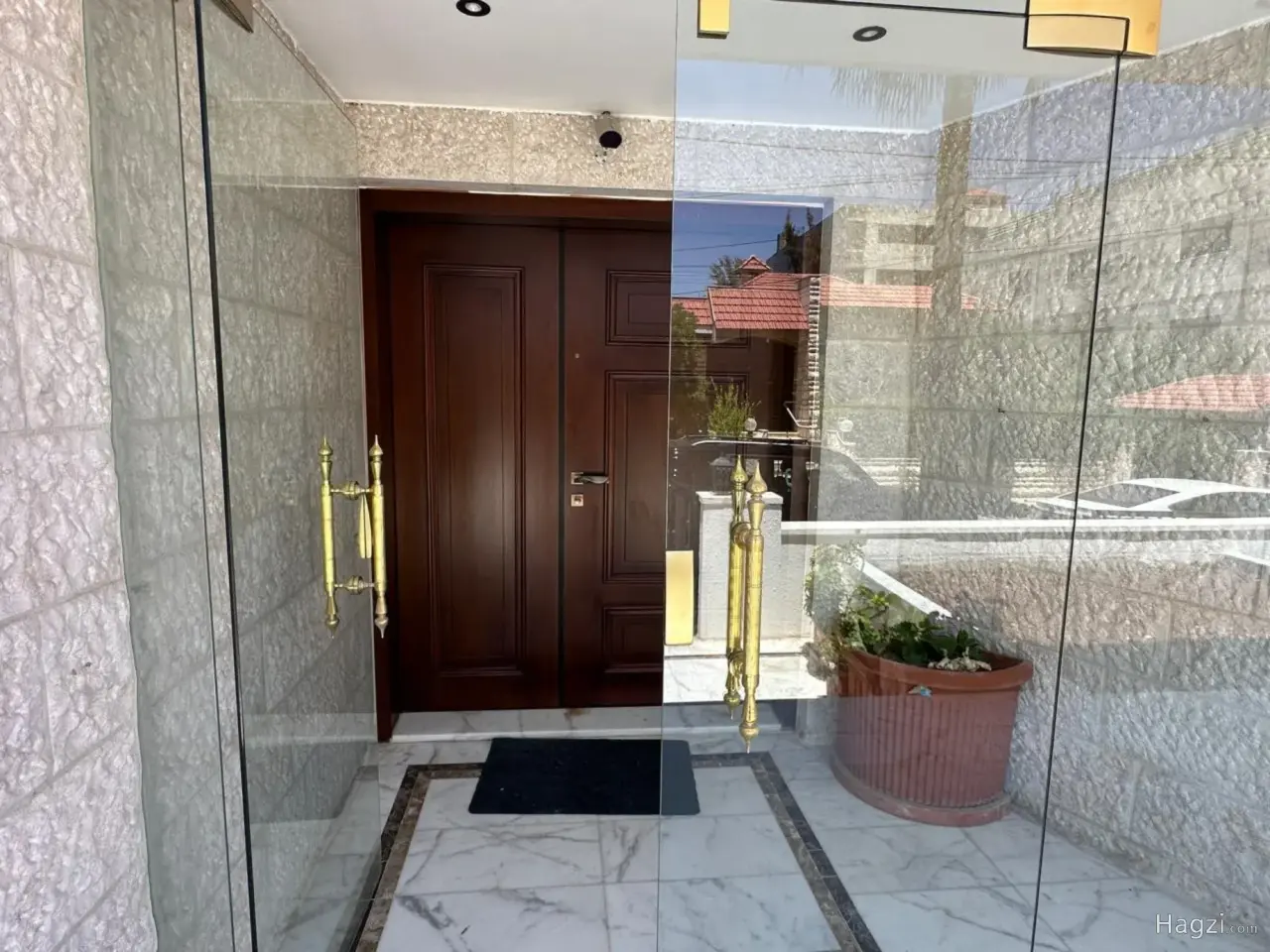 Photograph 5 of 12