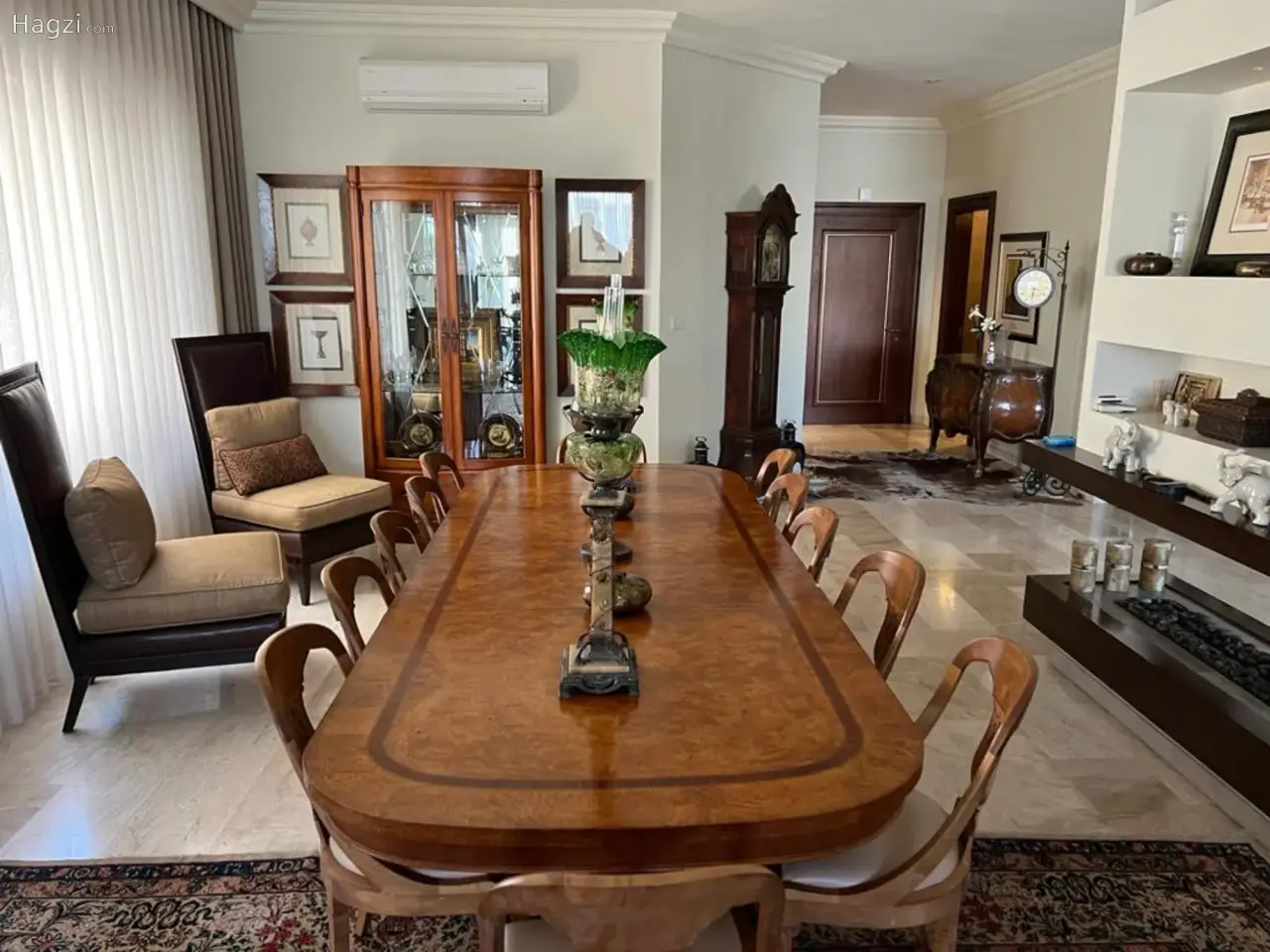 Photograph 4 of 12