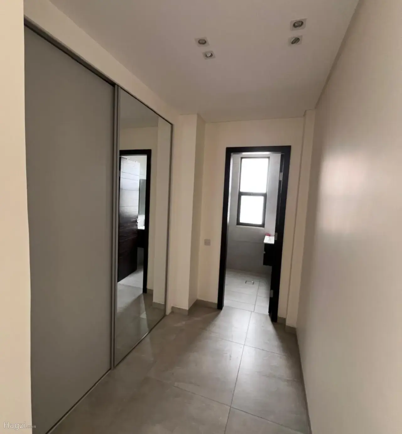 Photograph 3 of 10