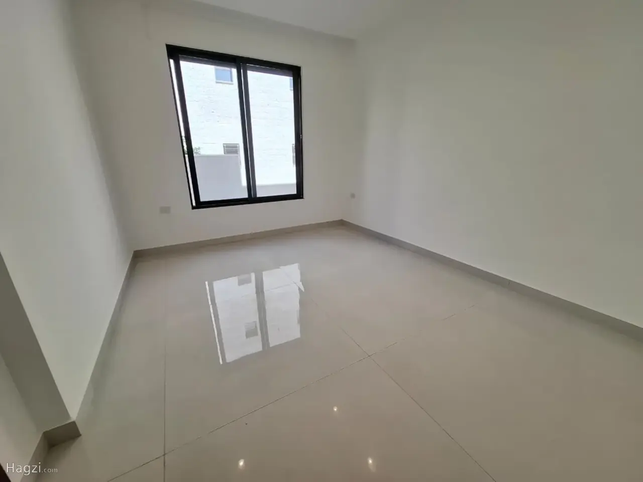 Photograph 9 of 10