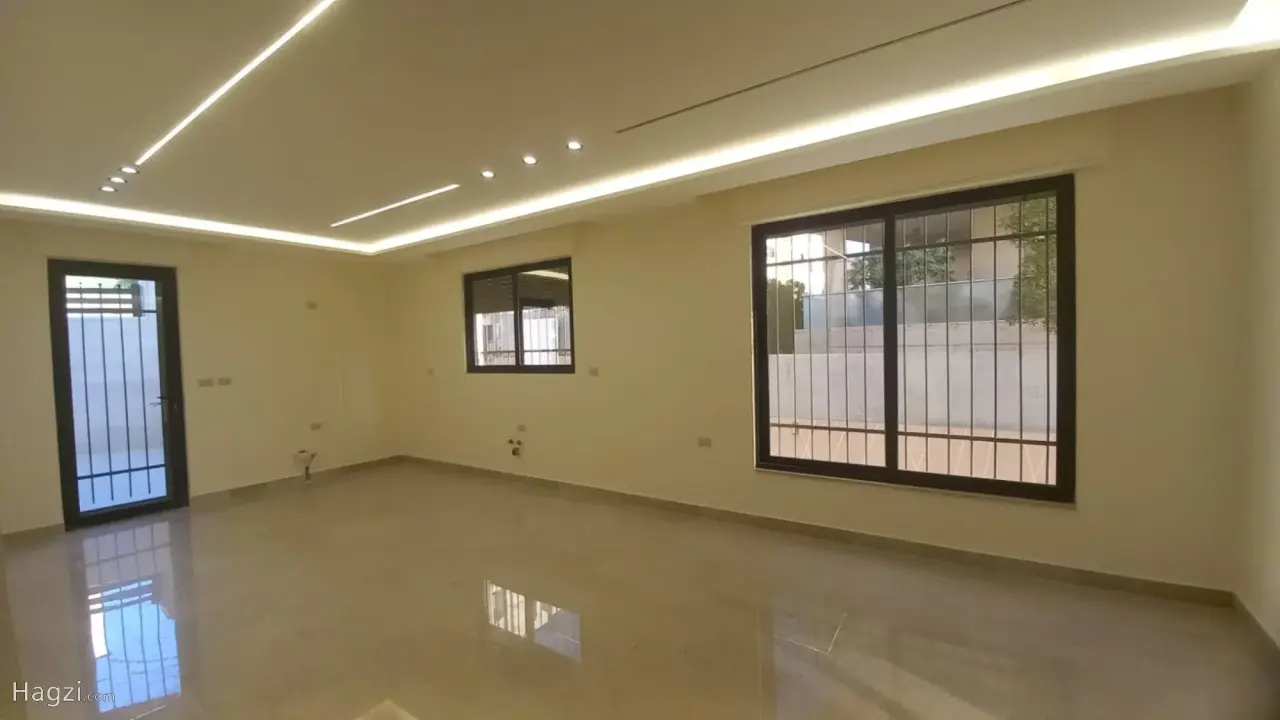 Apartment for sale in Um Uthaina #4276